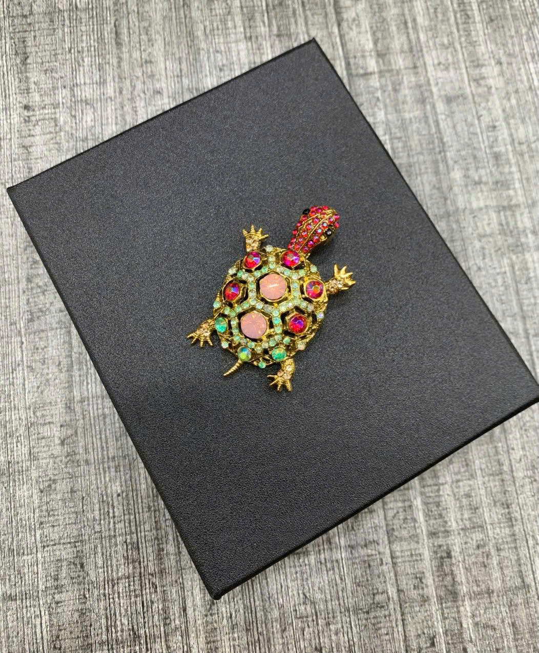 Ghim cài ve áo vest (Lapel Pin) — 1