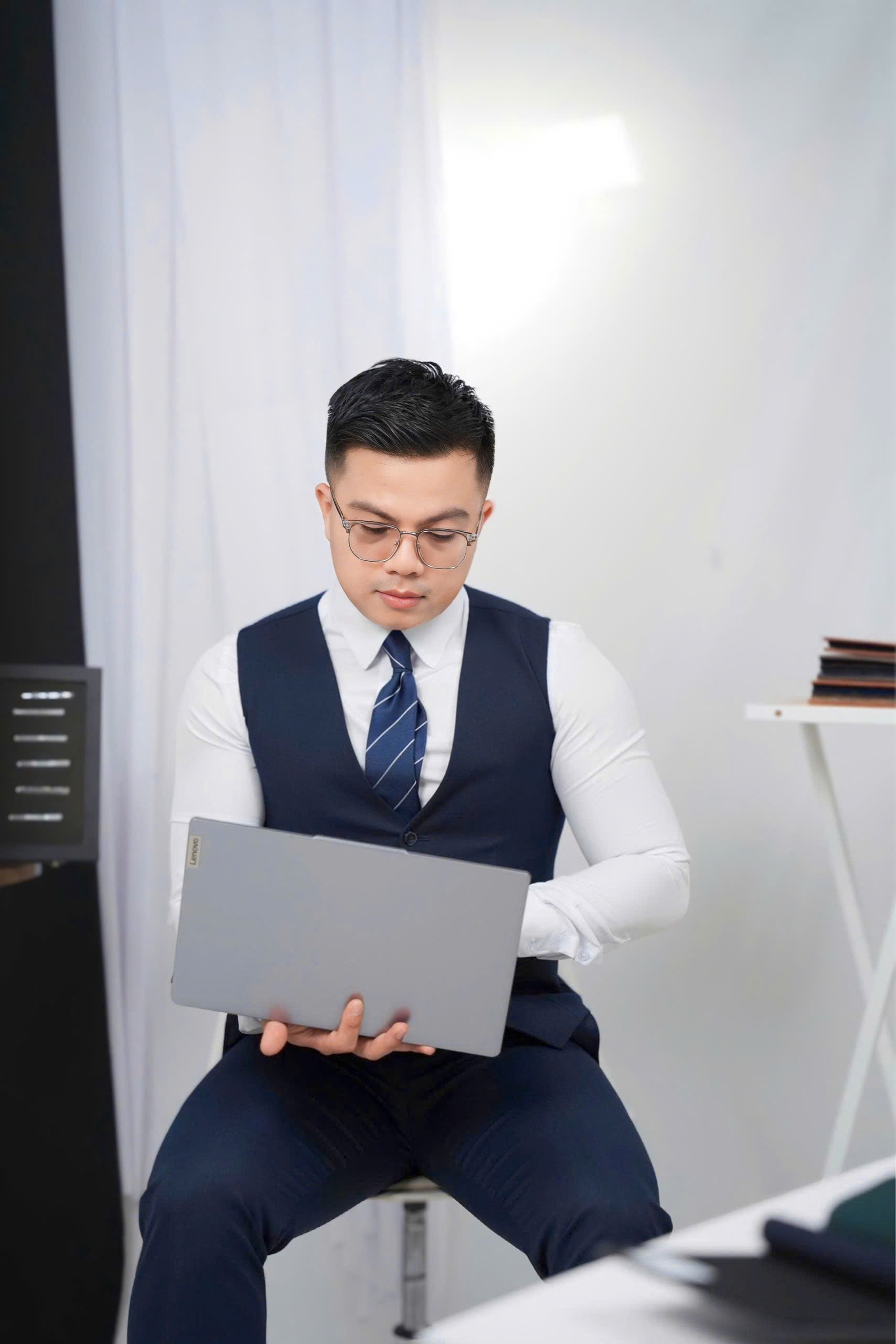 Cách chuẩn bị vest khi đi công tác — 2