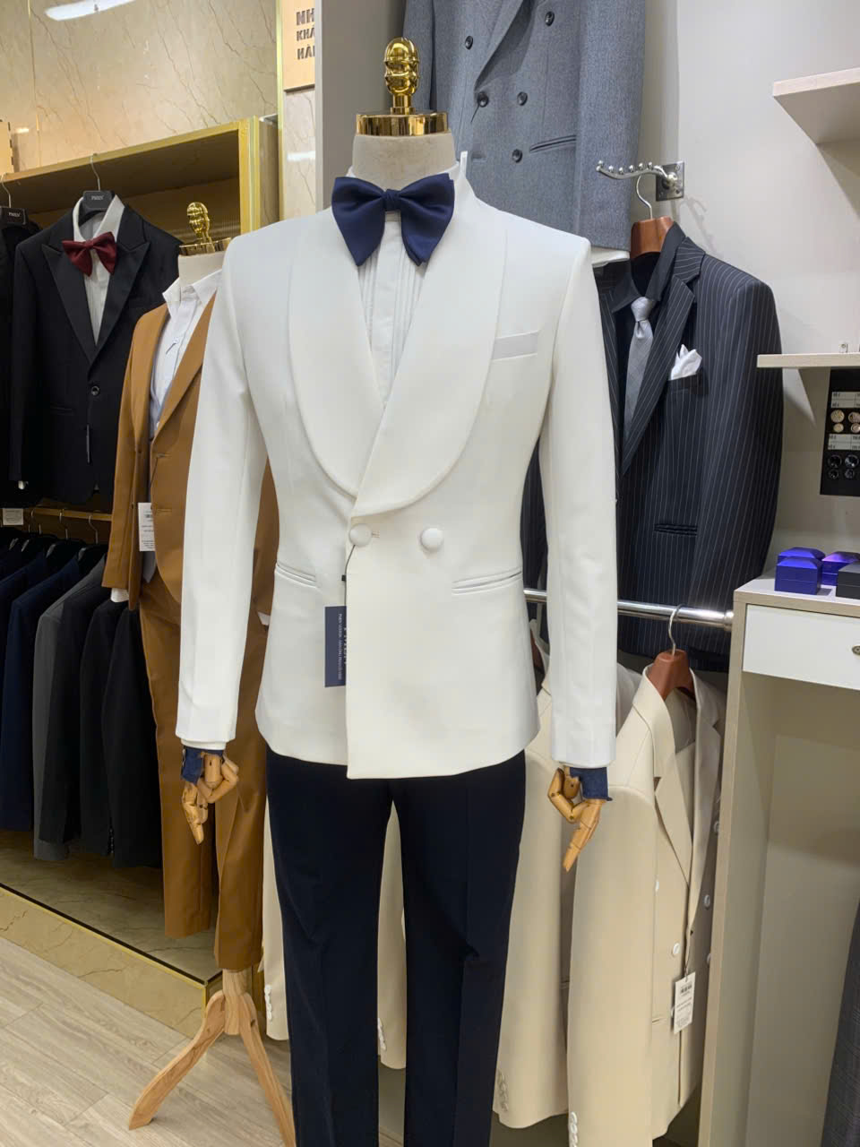 Ba kiểu ve áo vest thường gặp — 9