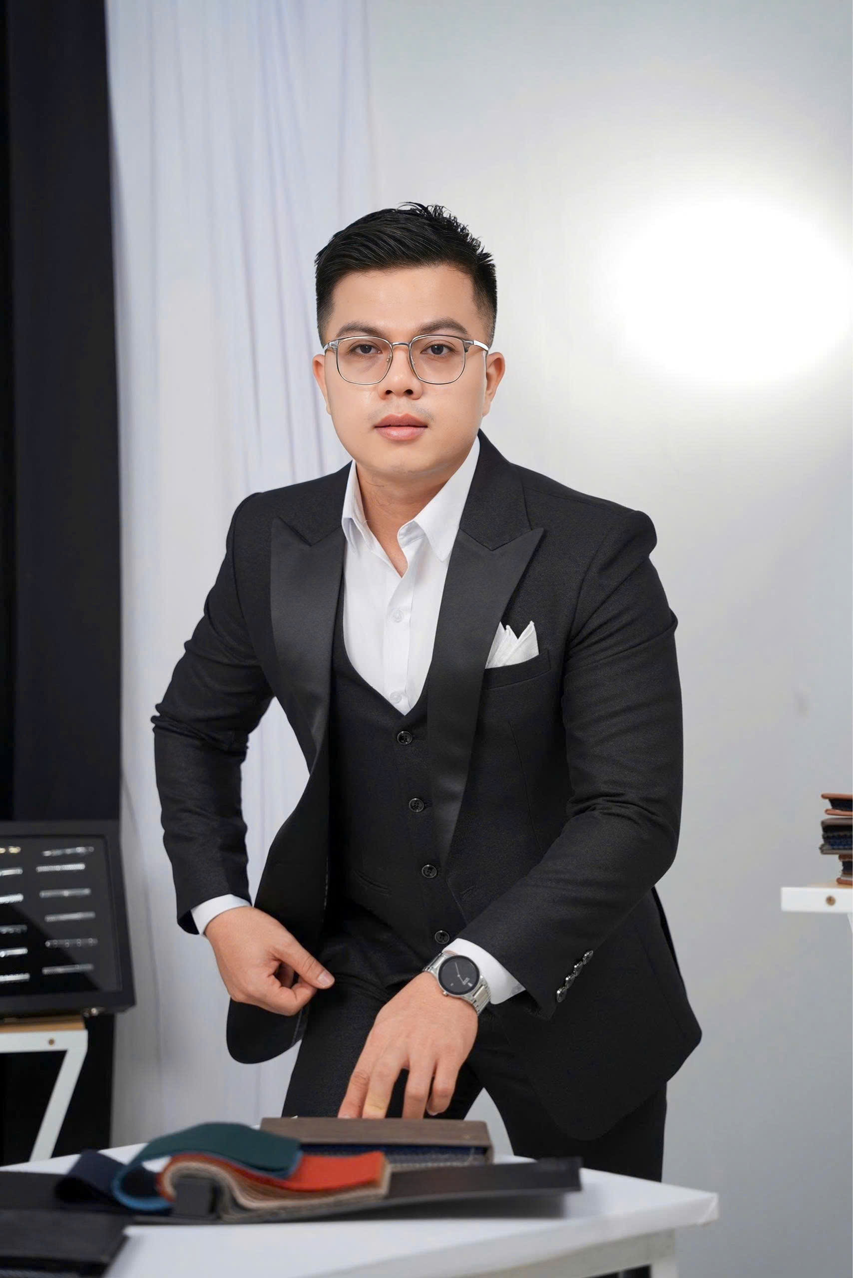 Đen - PREMIUM 2025 Áo Vest Ve Nhọn Bạ + Quần — 1