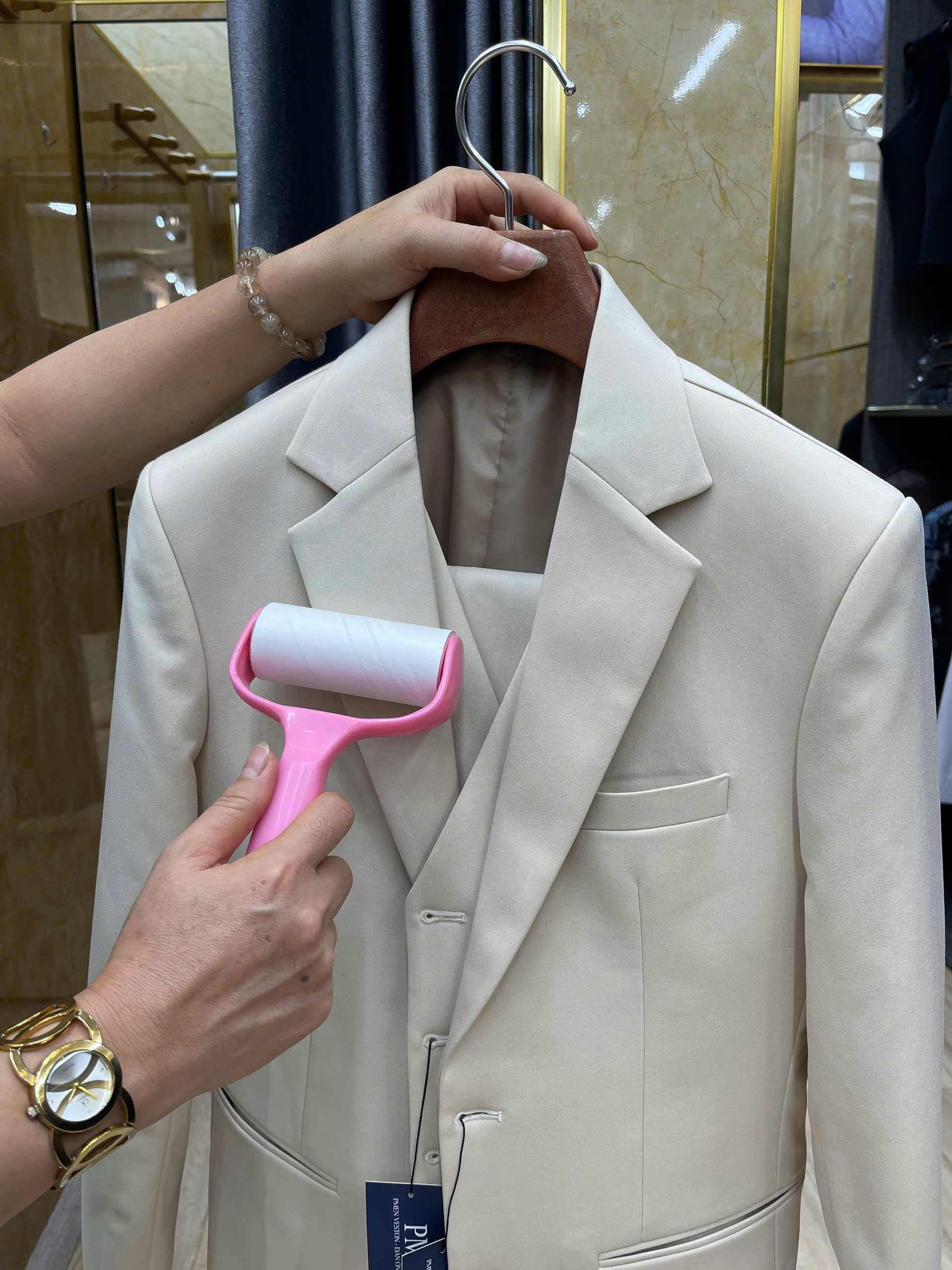 Vệ sinh vest chuyên nghiệp: khi nào cần?