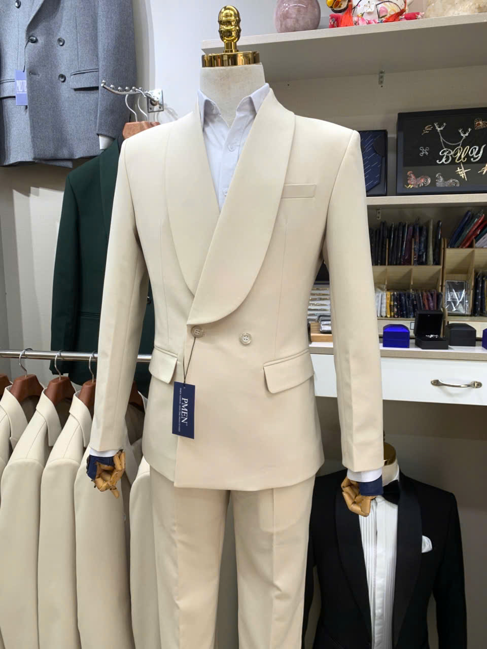 Cách phối vest kem với sơ mi và phụ kiện — 7