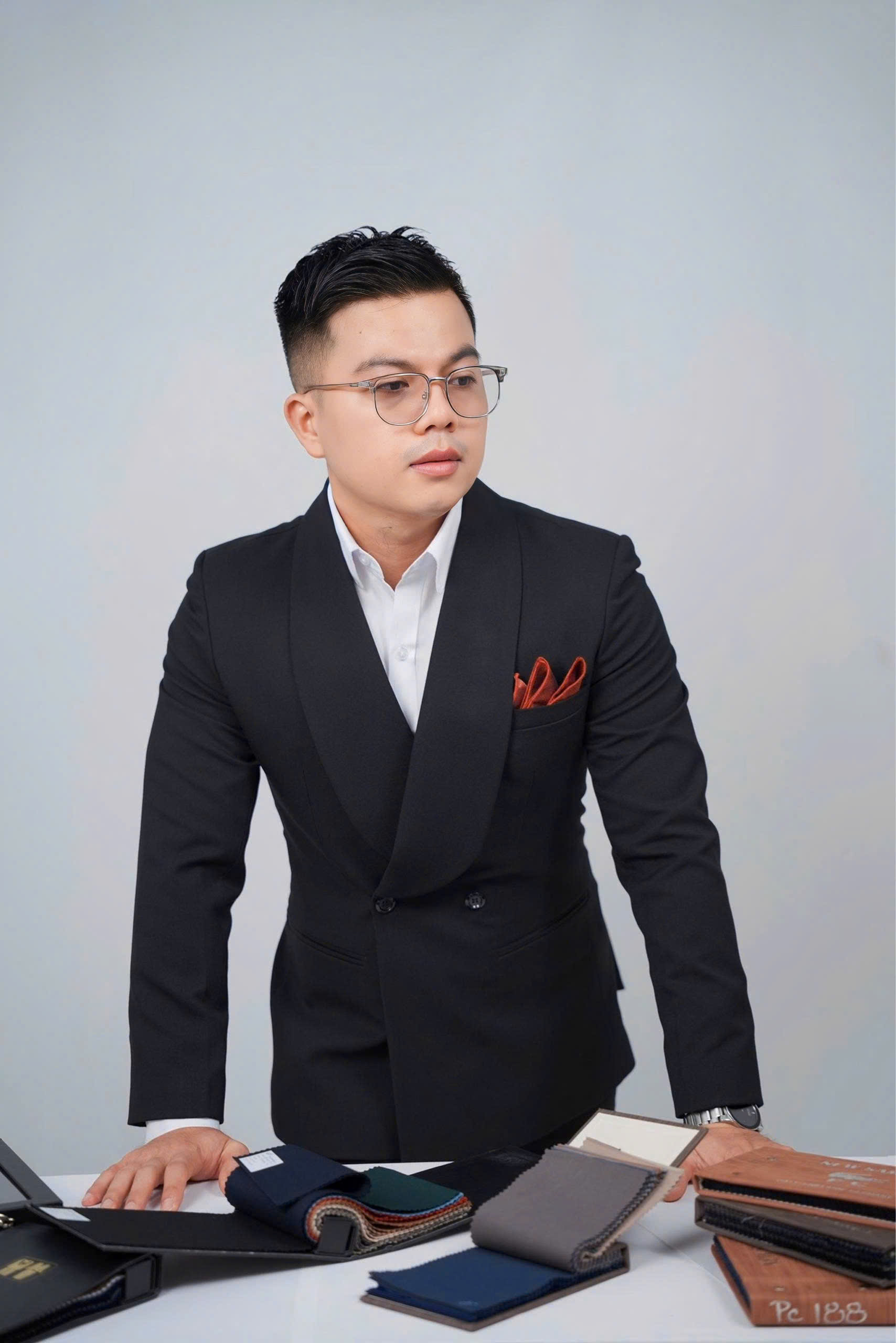 Đen - MED Áo Vest Thiết Kế + Quần + Khăn Túi — 3