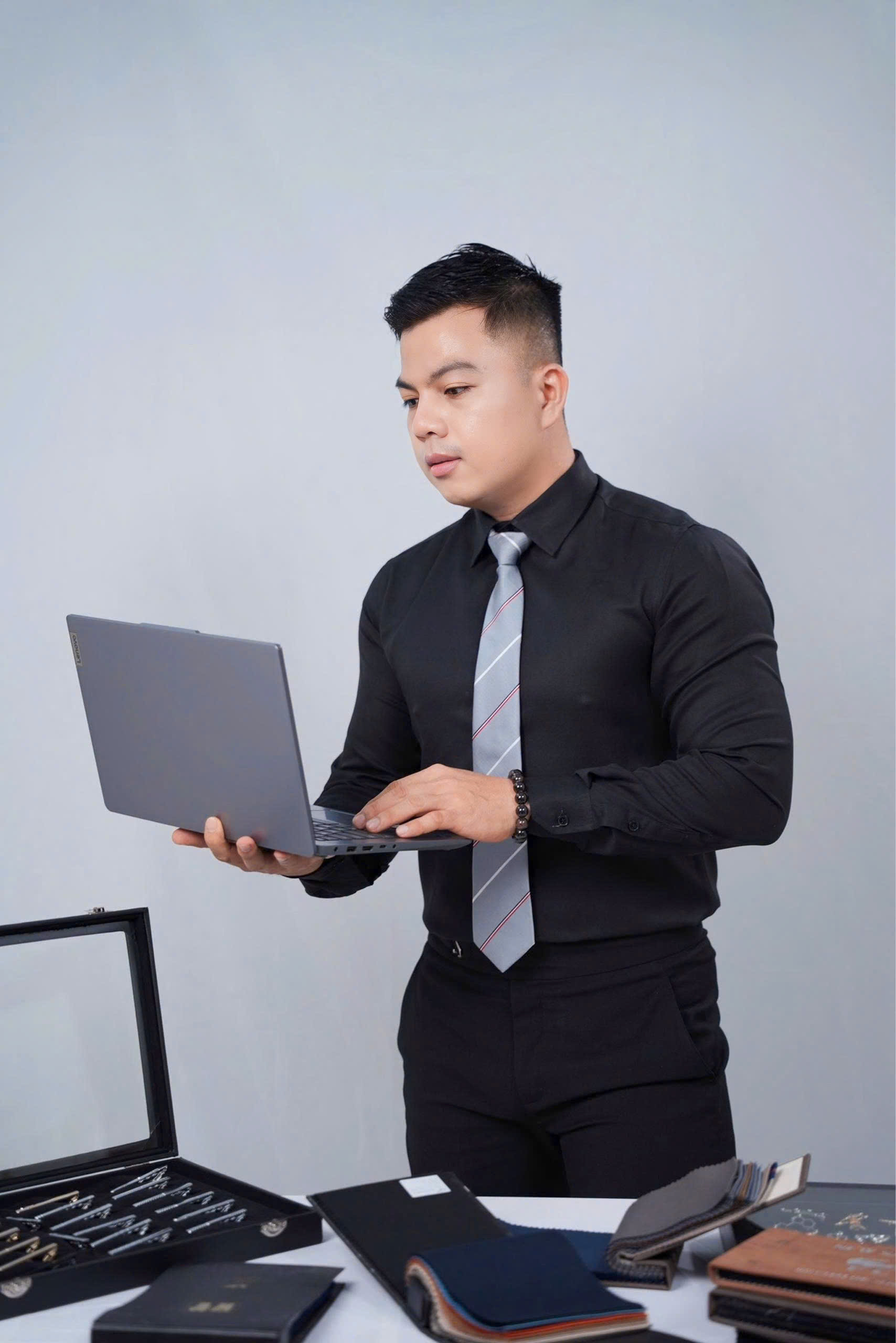 Sơ mi Basic - Màu Đen trơn (Chuyên dùng cho mặc vest) — 2