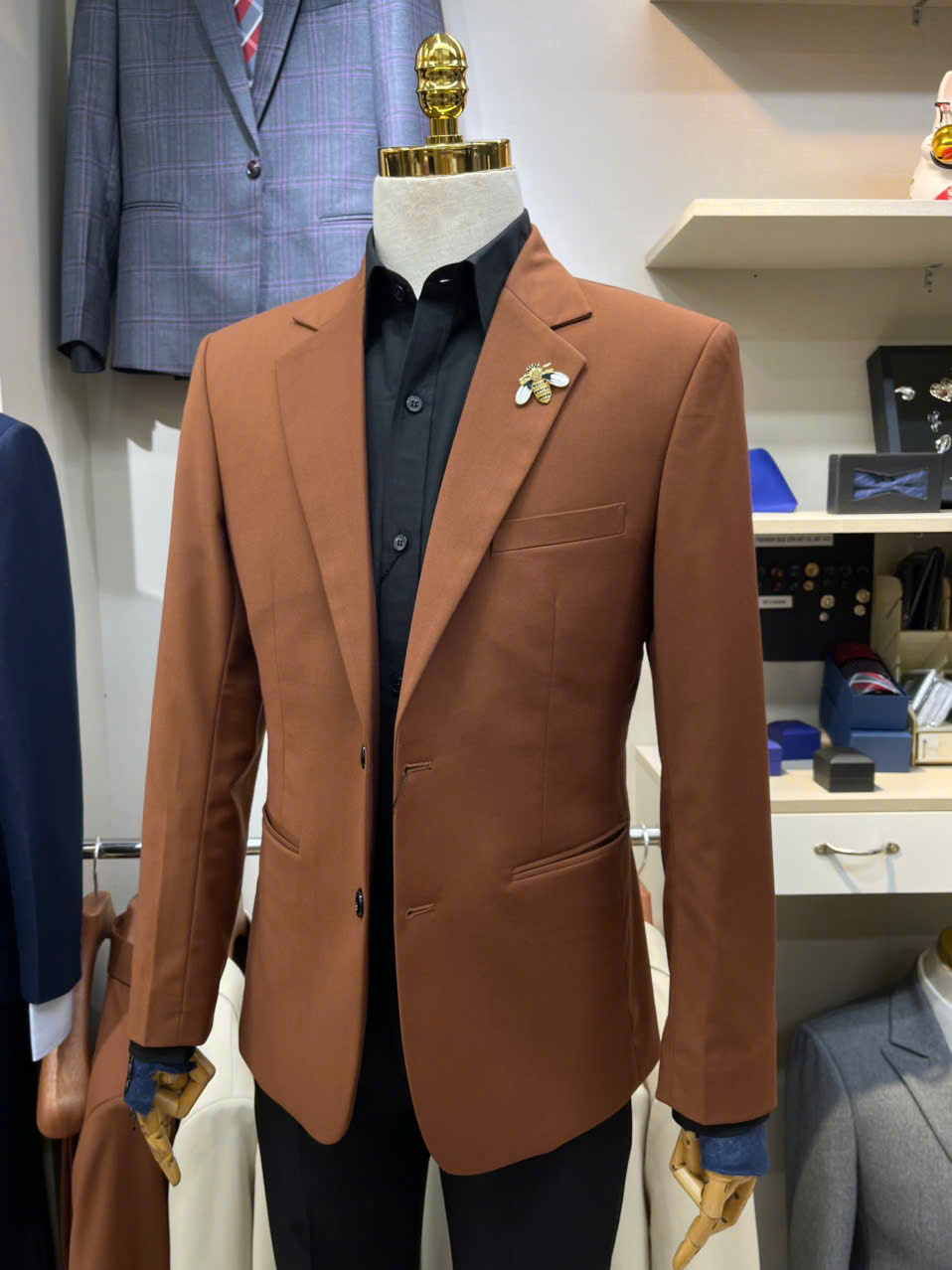 Phối vest nâu: hai hướng dễ so sánh — 3