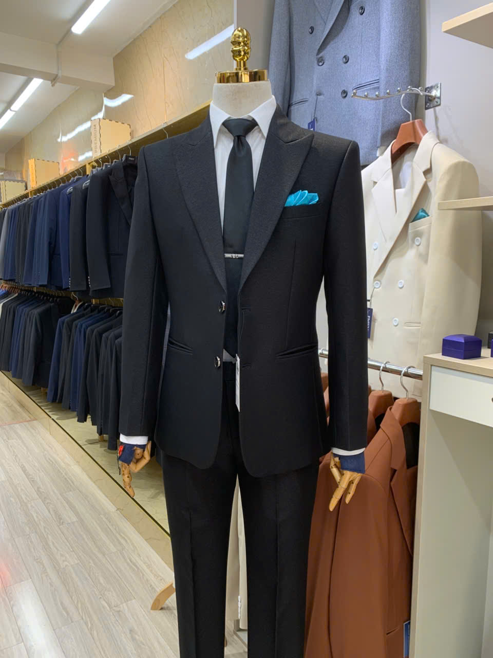 Vest may sẵn chỉnh sửa khác may đo thế nào? — 3