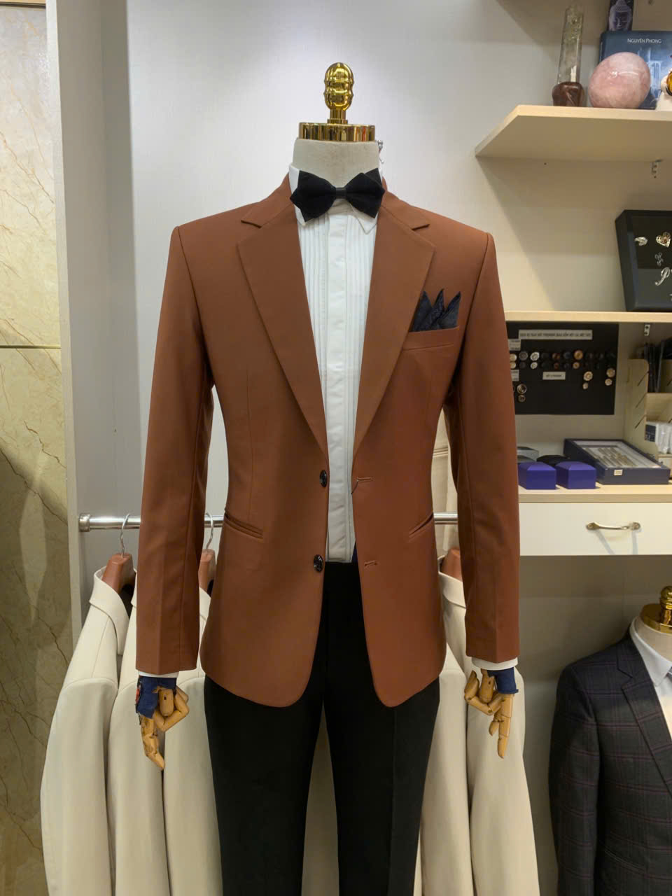 Phối vest nâu: hai hướng dễ so sánh — 2