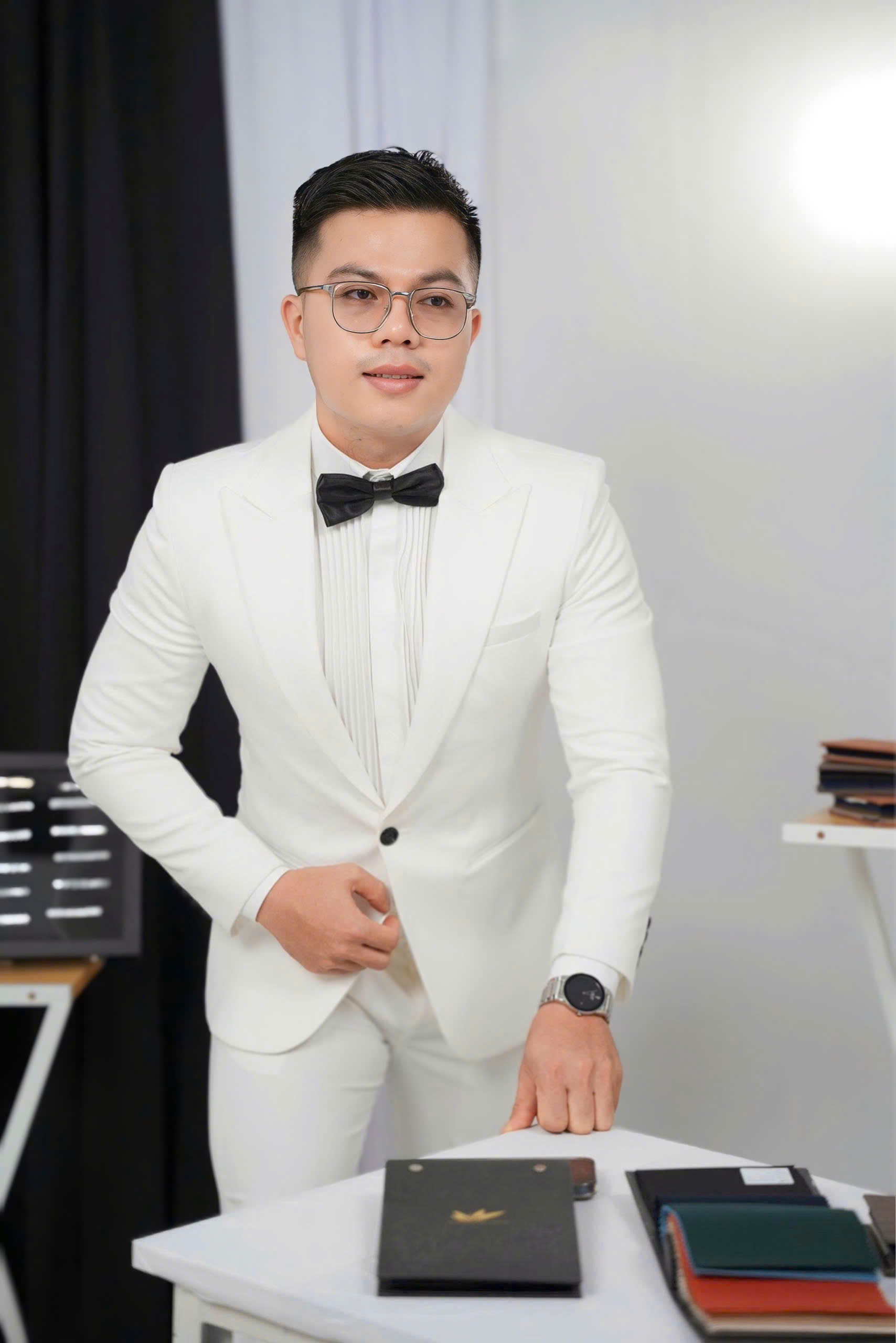 Trắng Trơn- Dòng MED 2025 Áo Vest + Quần — 1