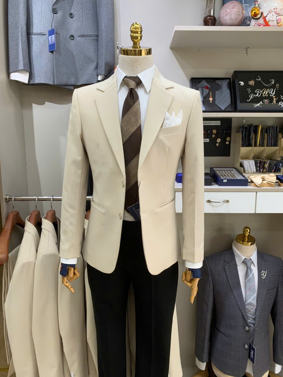 Ba kiểu ve áo vest thường gặp — 2